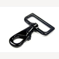 Musketonhaak trapezium 67 mm zwart met wervel 38 mm - 1 stuk